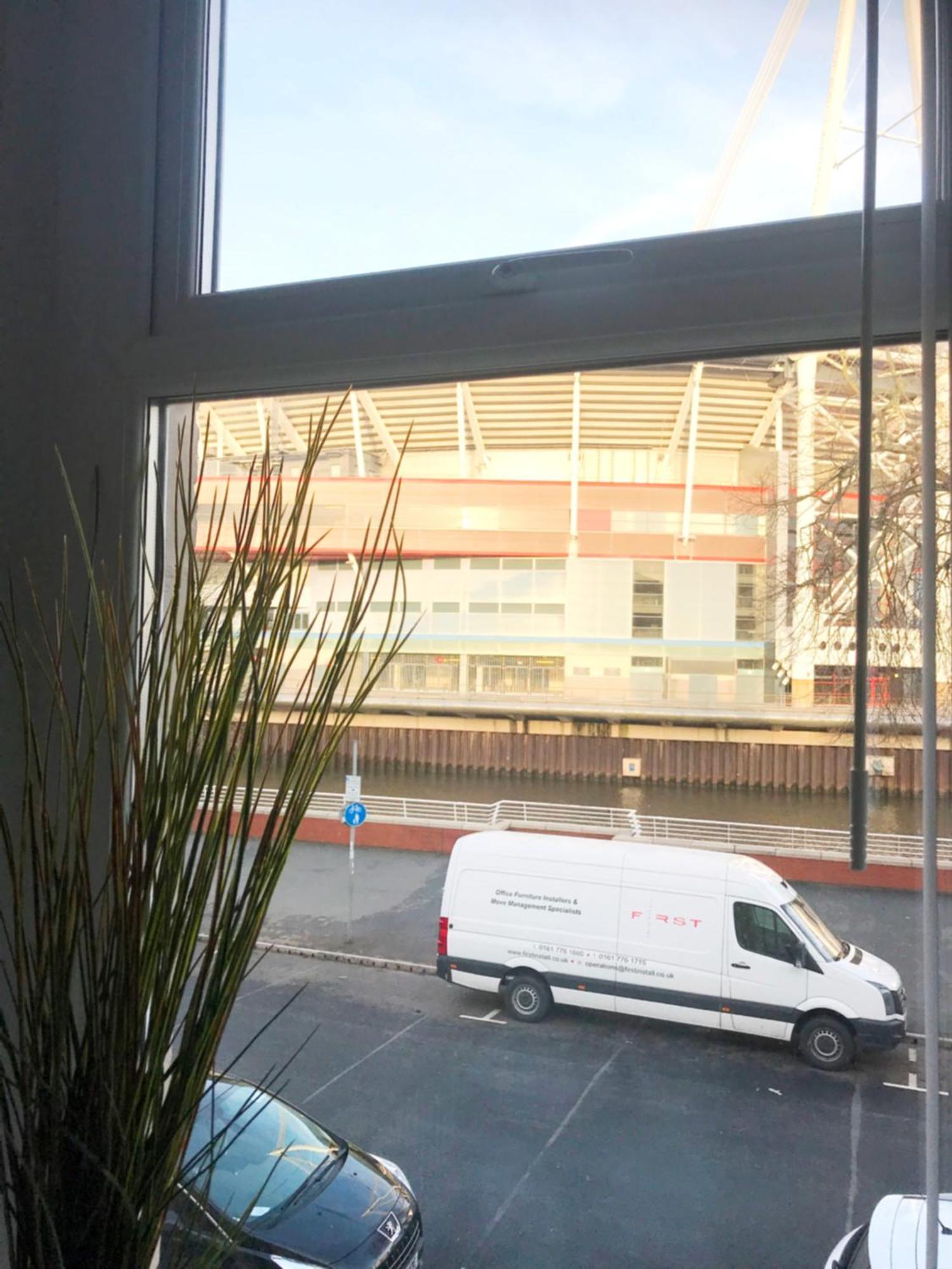1 Fitzhamon Embankment Apartments Opposite Principality Stadium - Long Stay Offer Cardiff Exteriör bild