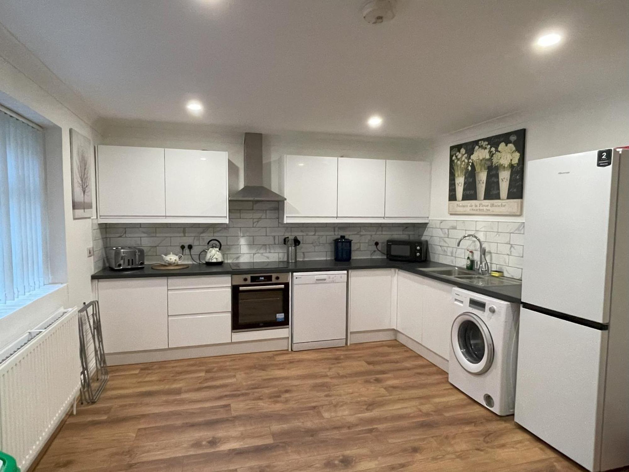 1 Fitzhamon Embankment Apartments Opposite Principality Stadium - Long Stay Offer Cardiff Rum bild