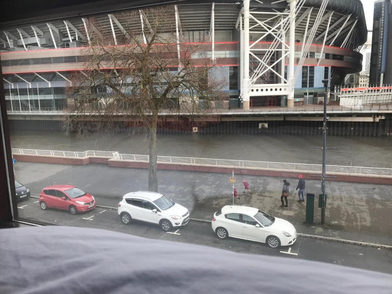 1 Fitzhamon Embankment Apartments Opposite Principality Stadium - Long Stay Offer Cardiff Exteriör bild